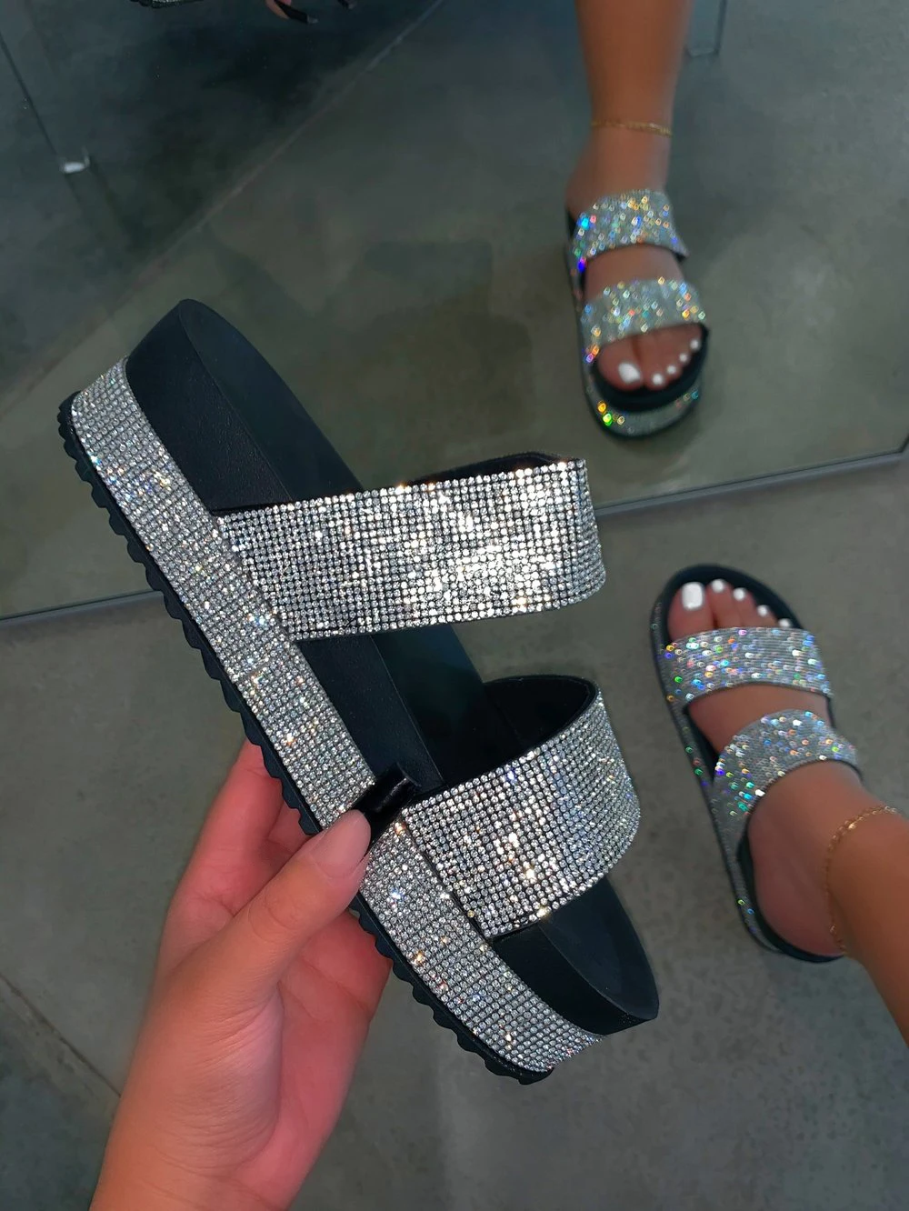 时尚高跟鞋水钻女士滑梯拖鞋ins钻石凉鞋夏季户外沙滩平底凉鞋女士