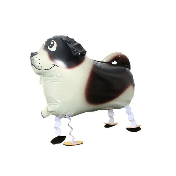 行走的德国牧羊犬