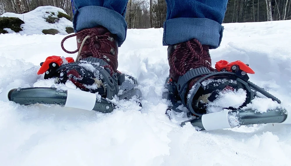 Yumuq Lightweight Aluminum Alloy Terrain Snowshoes With Trekking Stick