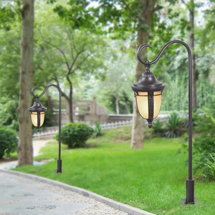 Wholesale outdoor waterproof aluminum Antique Lamp Post for garden lawn Pathway