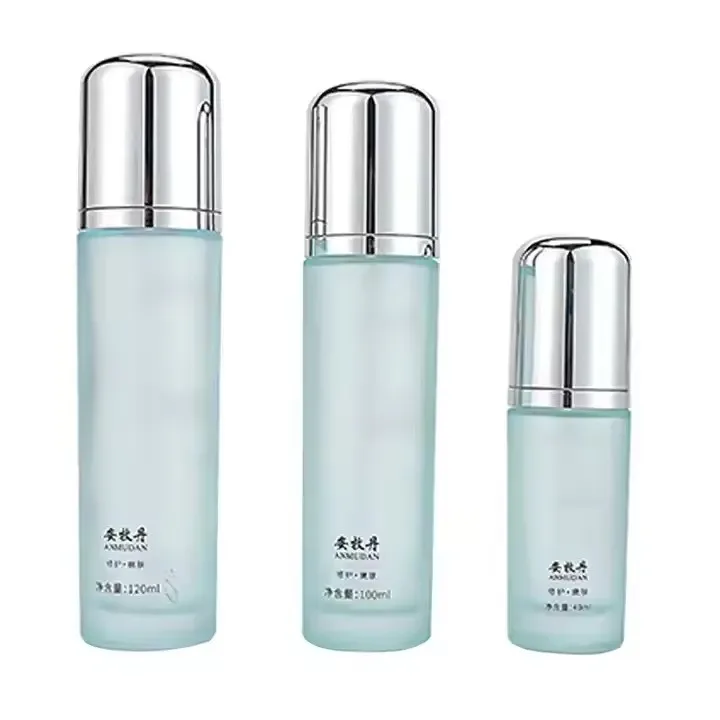 Pump custom glass bottle 30g 50g 40ml 100ml 120ml glass container hot sale cosmetic set skincare packaging set factory