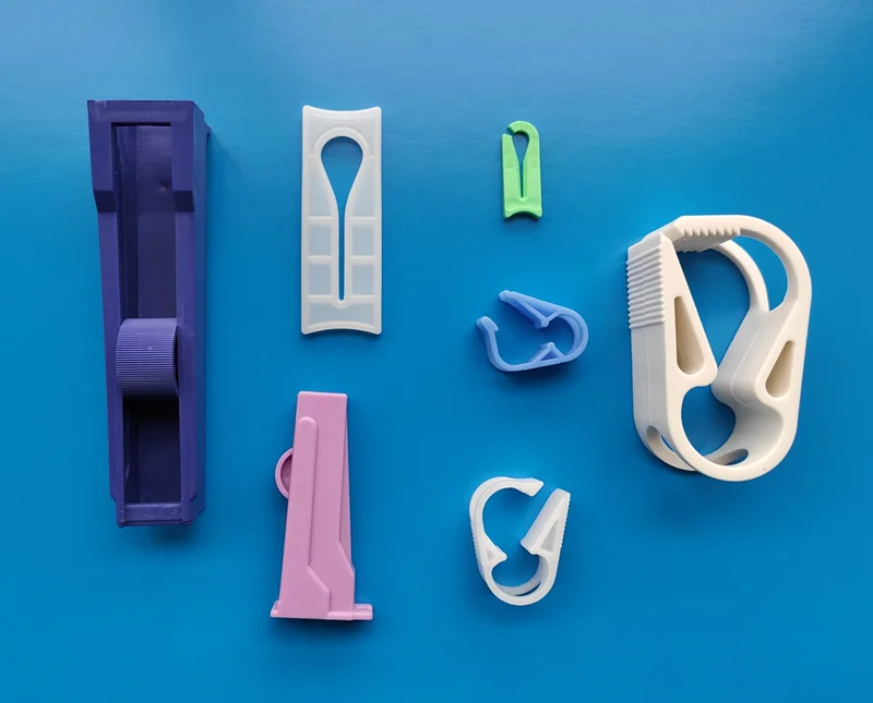 Plastic slide clearance clips