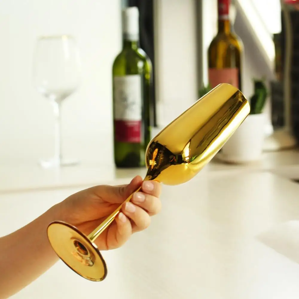 champagne glasses gold