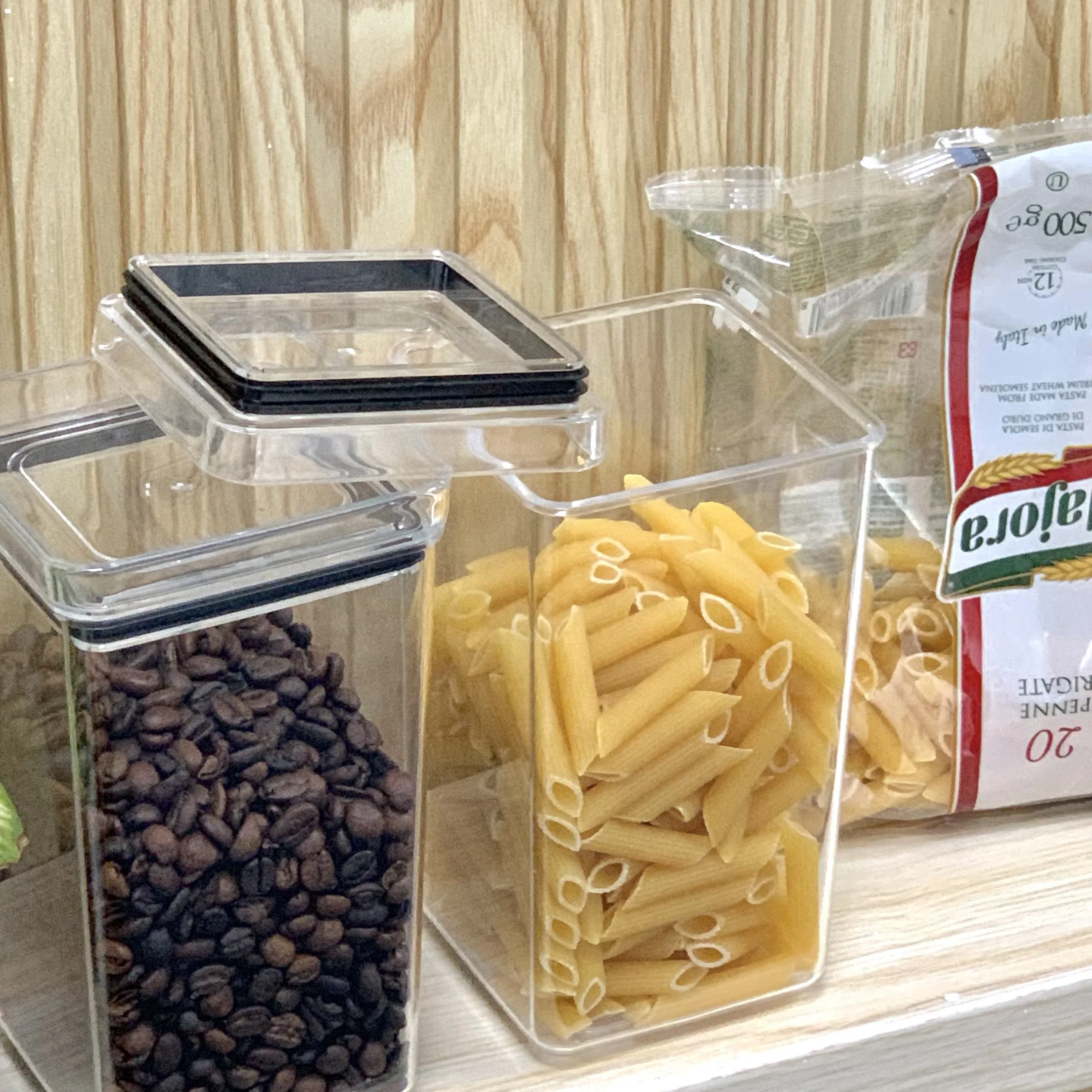 Classic Stackable Kitchen Plastic Food Storage Box With Lid Airtight