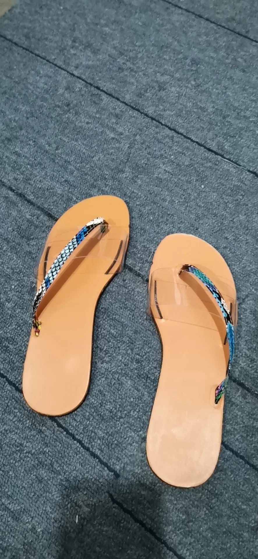 beach toe sandals