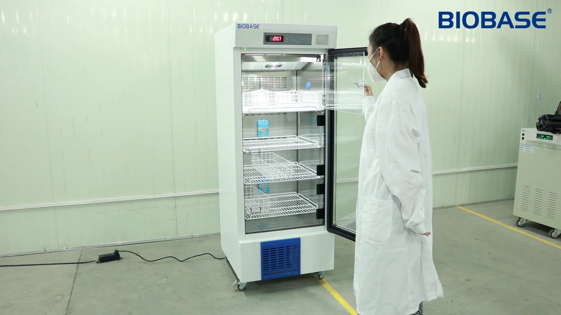 Bpr5v50(g) Small Size Mini Glass Door Laboratory Refrigerator Price