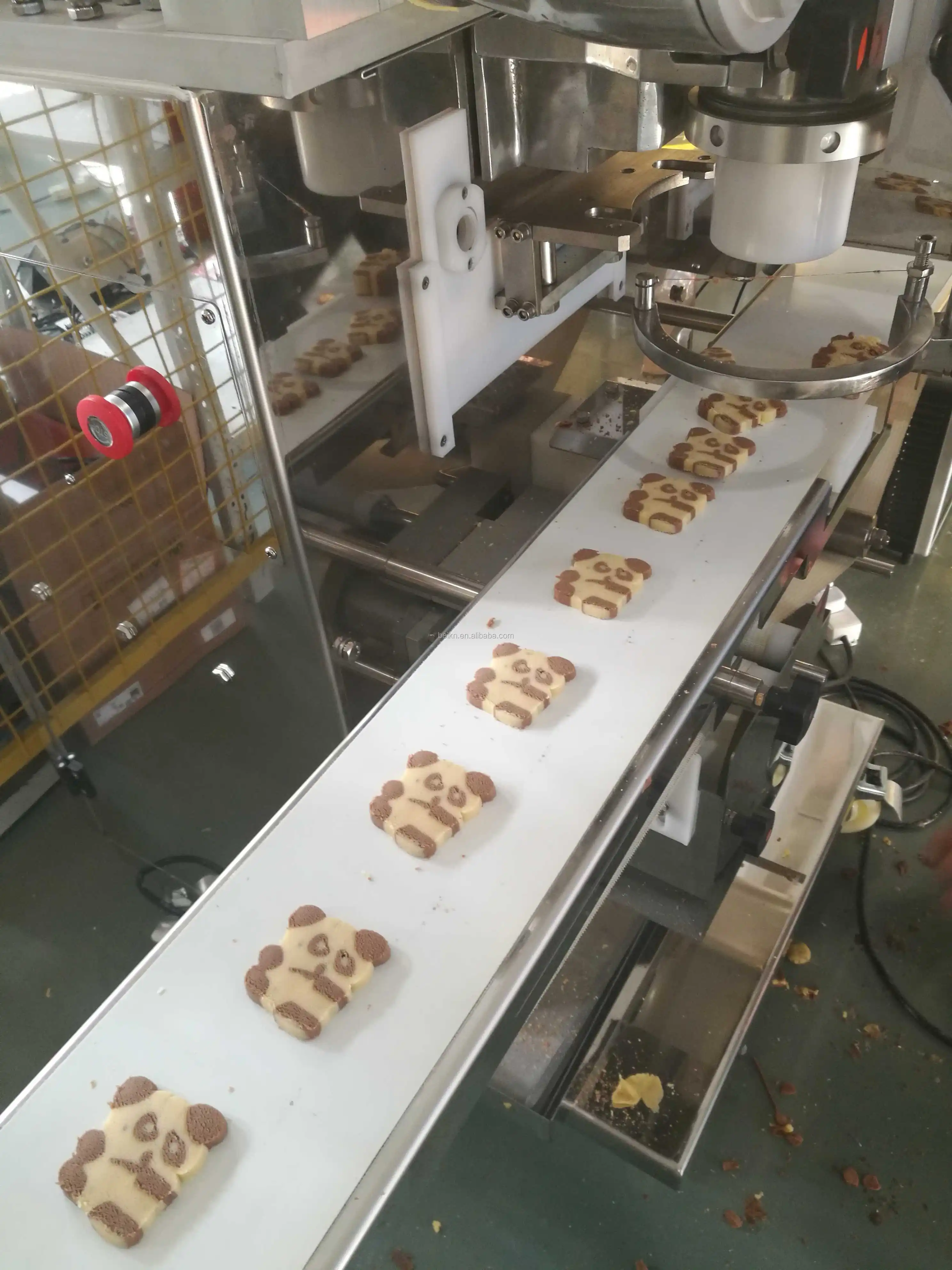 Automatic chocolate filled cookies making machine