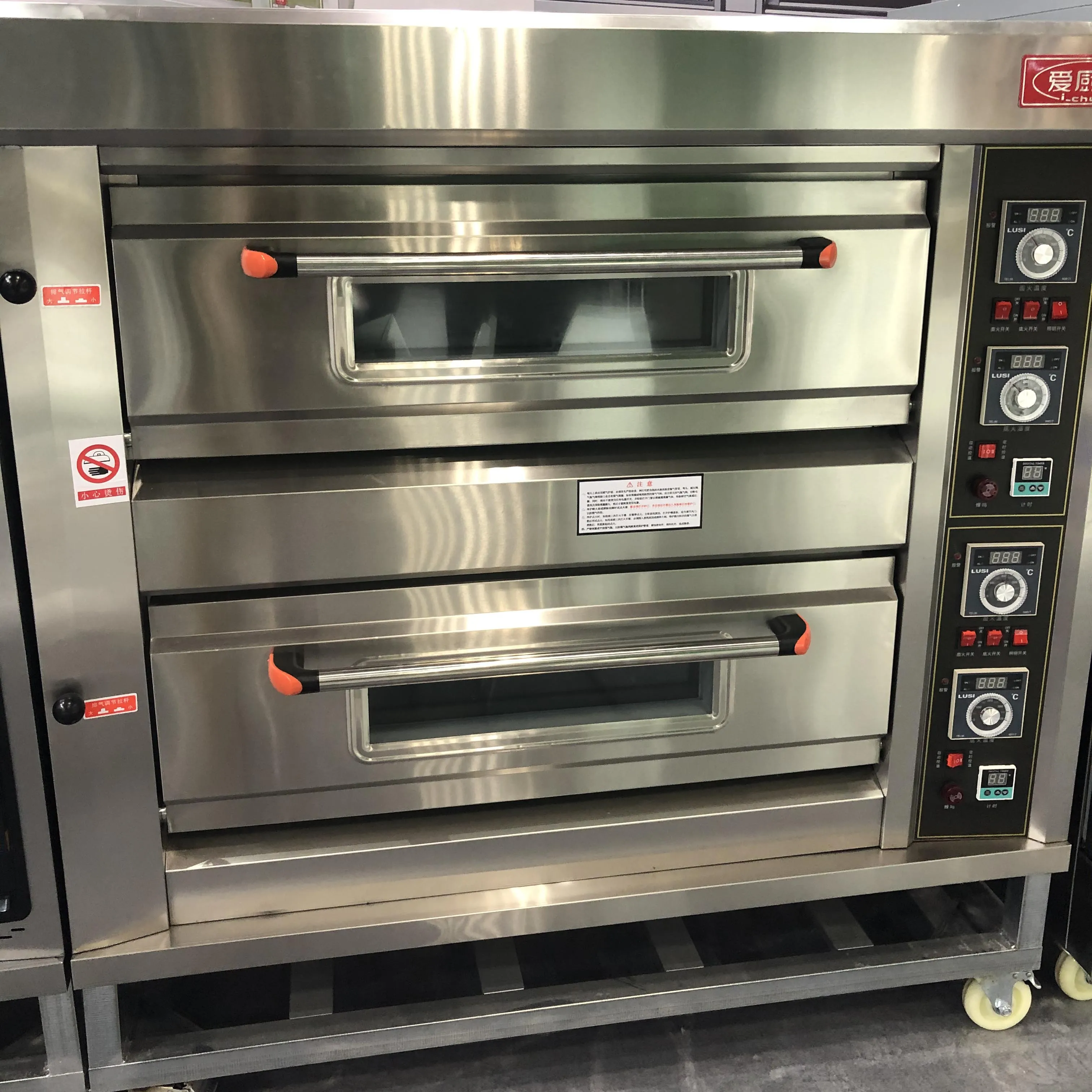 Two Deck Four Trays Deck Oven Gas Bakery Oven For Bread Buy Bakery