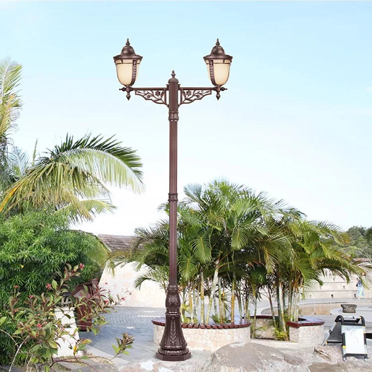 Hot selling outdoor vintage 2.5m-6m 2-5 heads aluminum yard lamp garden pole light for villa hotel street garden
