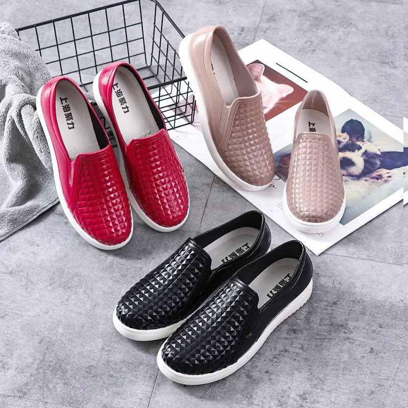 
Flat colorful PVC ankle water shoes Anti-Slippery style pink rain boots for women hot sale 