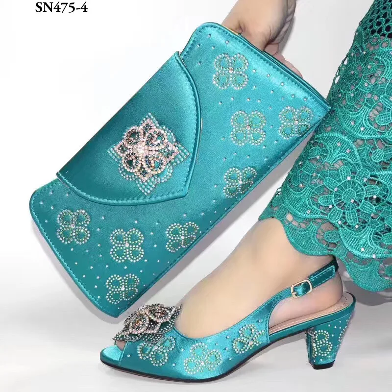 Zapatos y bolsos de fiesta a juego para ser la invitada perfecta de las  bodas 2018 – Denovas Blog