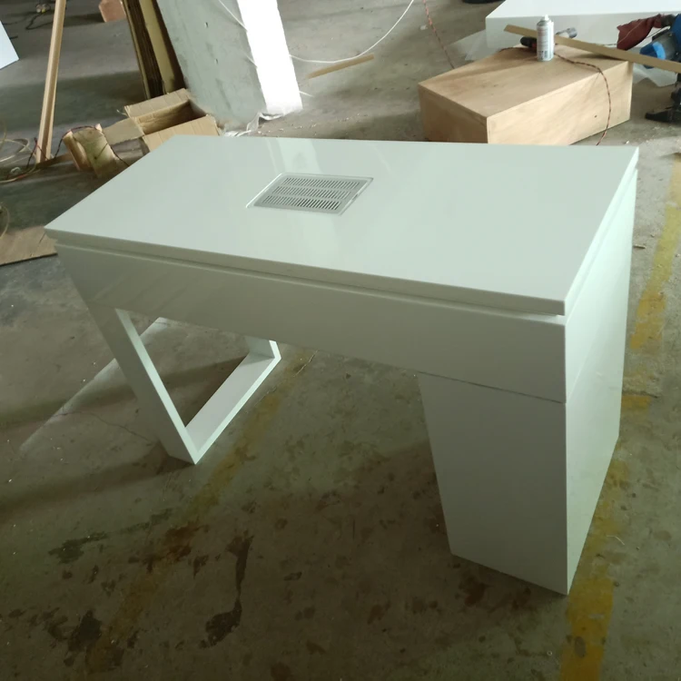 Manicure tables