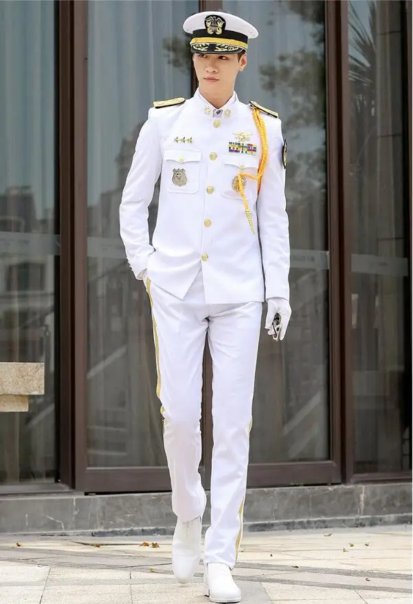 美国海军军官商人穿着白色制服的海军军服军装