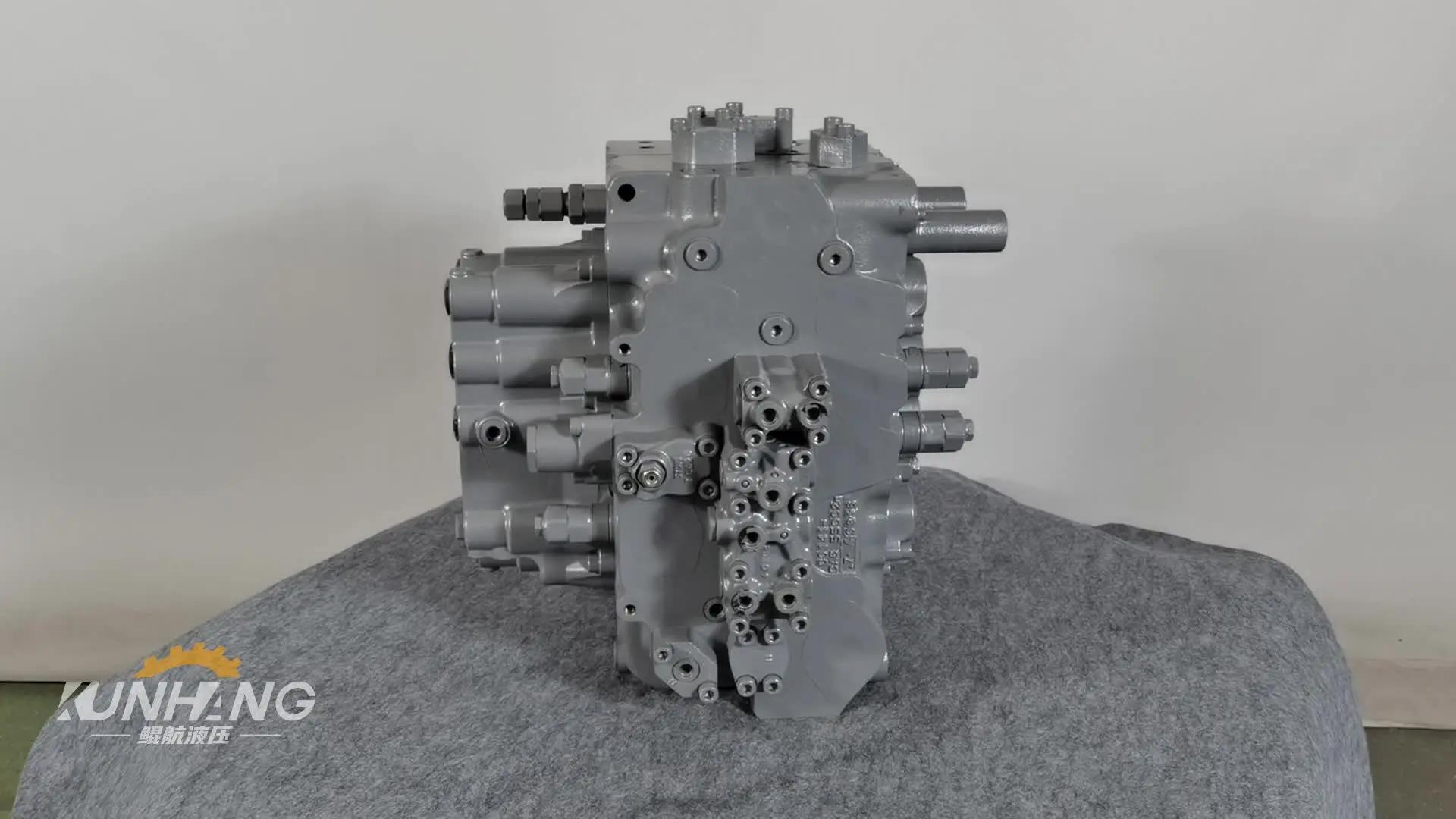 Hitachi ZX180LC-3 ZX180-3 ZX180 Control Valve 4645312 Main Valve