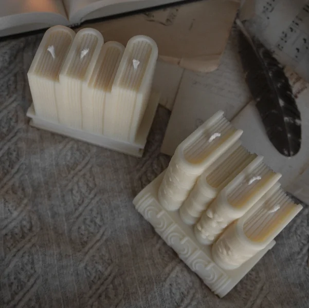 Creative Book-Shaped Silicone Novelty Gift Candle Unique and Stylish Presentation Candle for Christmas Occasions
