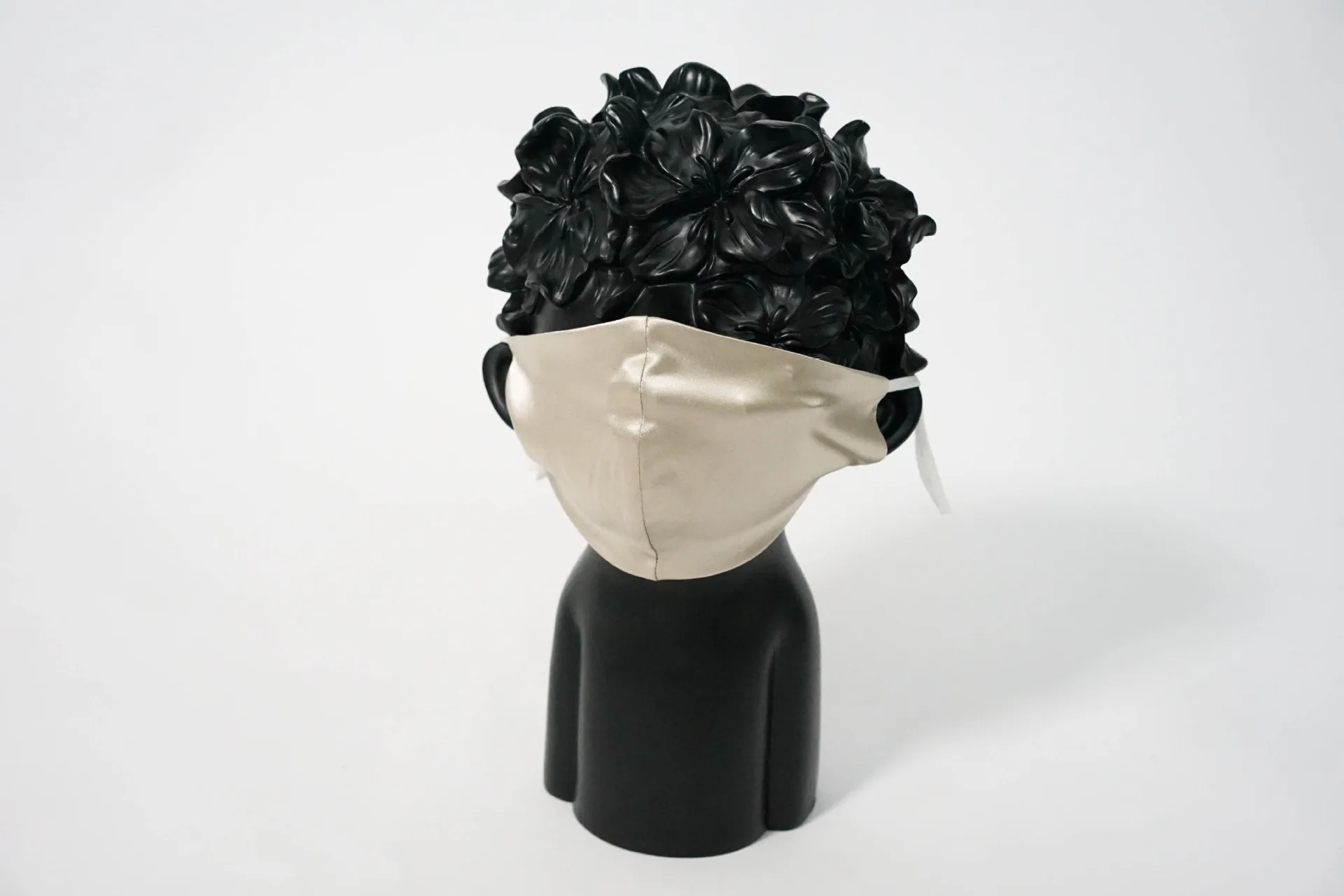 High Quality Summer Breathable Wholesale  8 Colors Women 100% Silk Masks
