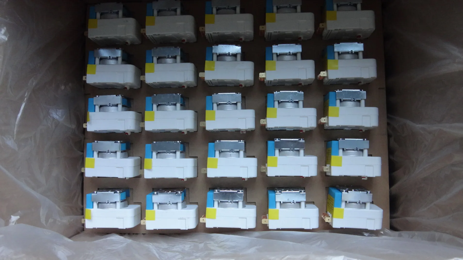 Refrigeration Deforst Timer Wholesale Refrigerator Spare Parts Defrost Timer Defrosting Timer supplier