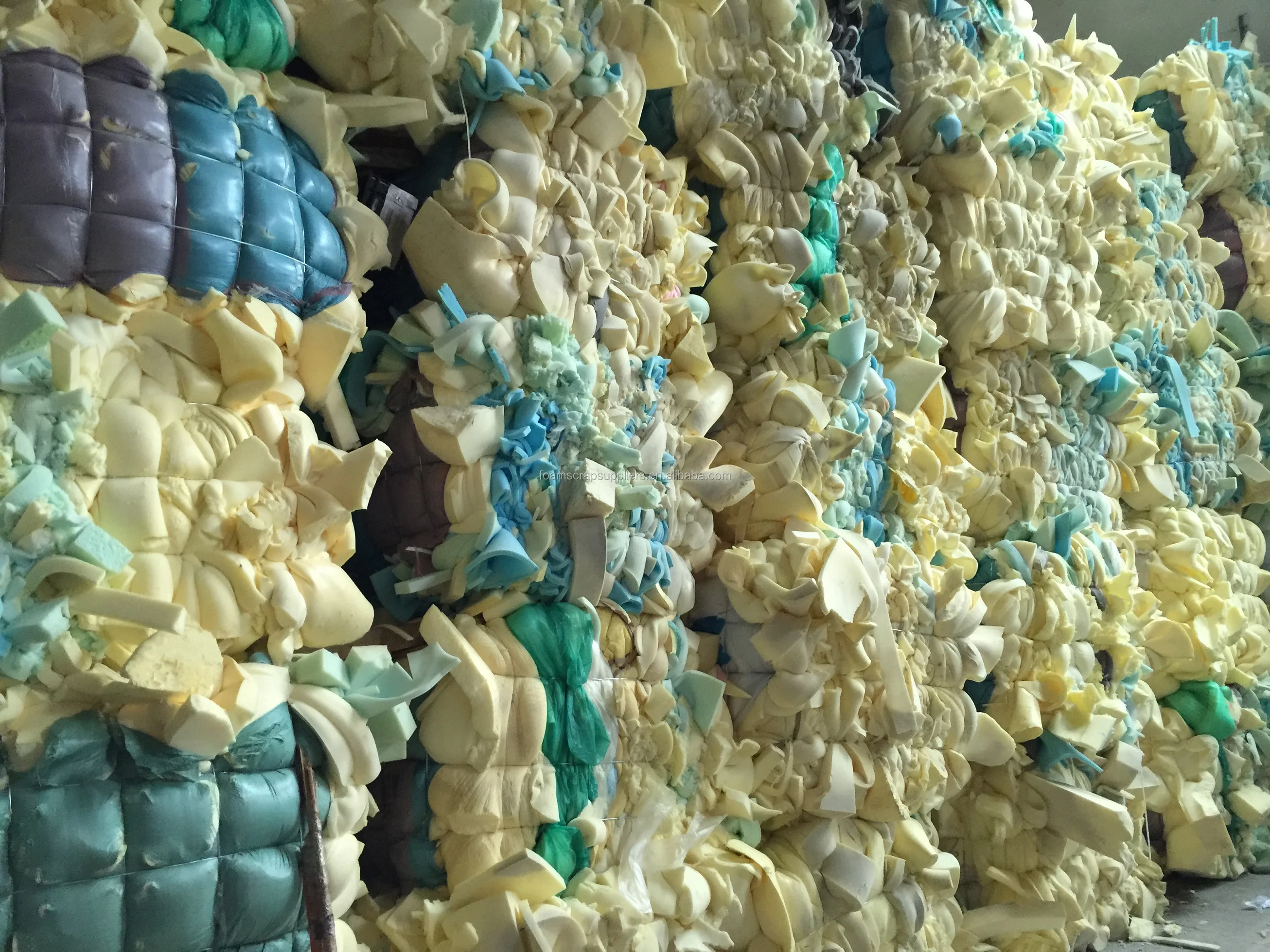 工厂直接销售聚氨酯海绵泡沫废料海绵废料高品质 pu 回收软家具海绵