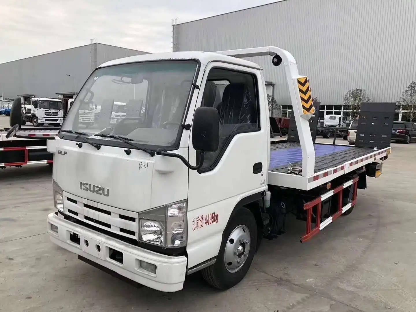 NEW japan I-SUZU mini flatbed tow truck in dubai