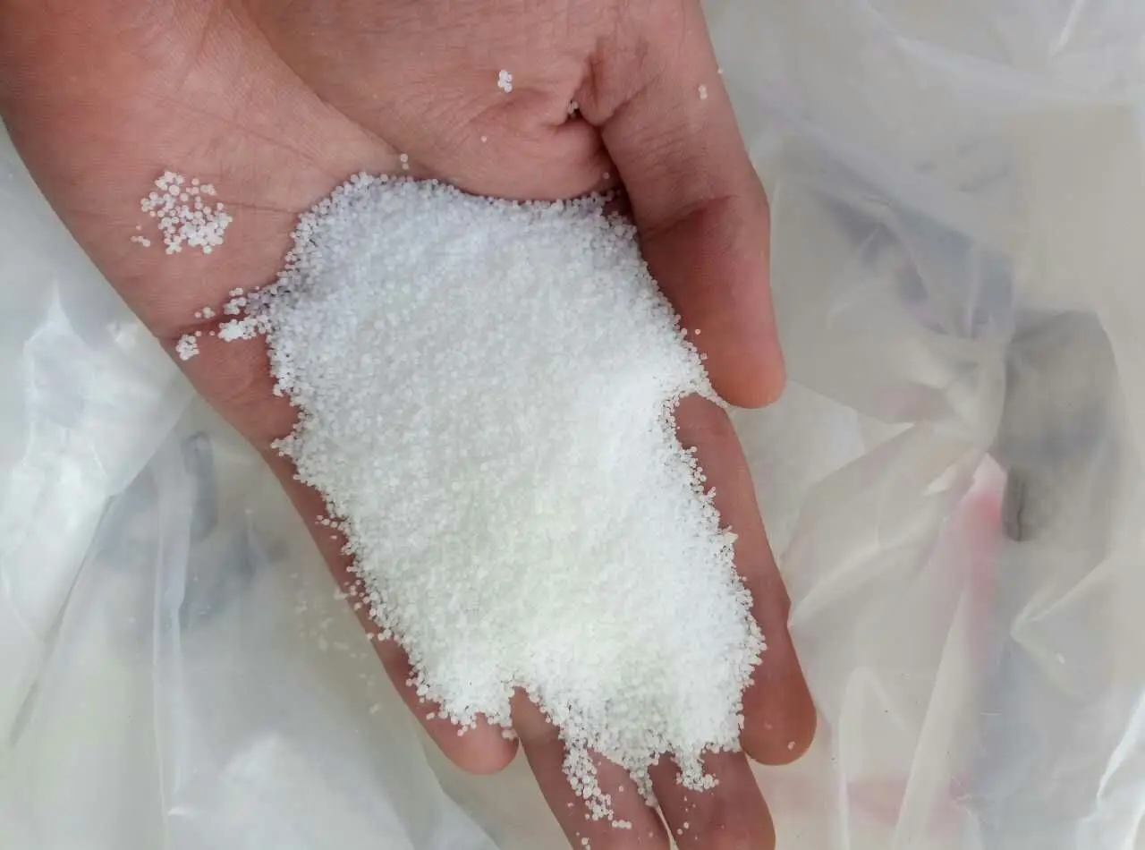 cheapest price high quality caustic soda prills 99