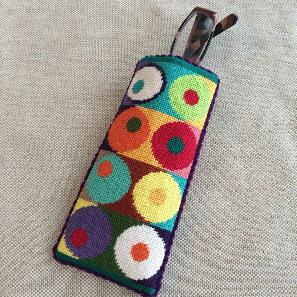 She001 2024 Fashion Needlepoint Vintage Sunglasses Packaging Cases Soft