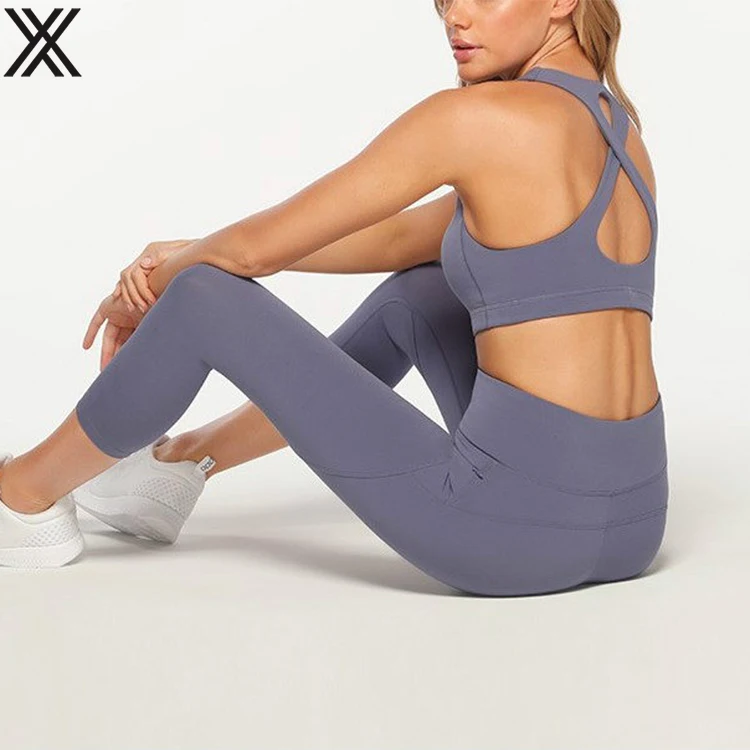 Cross back sports bra (3).jpg