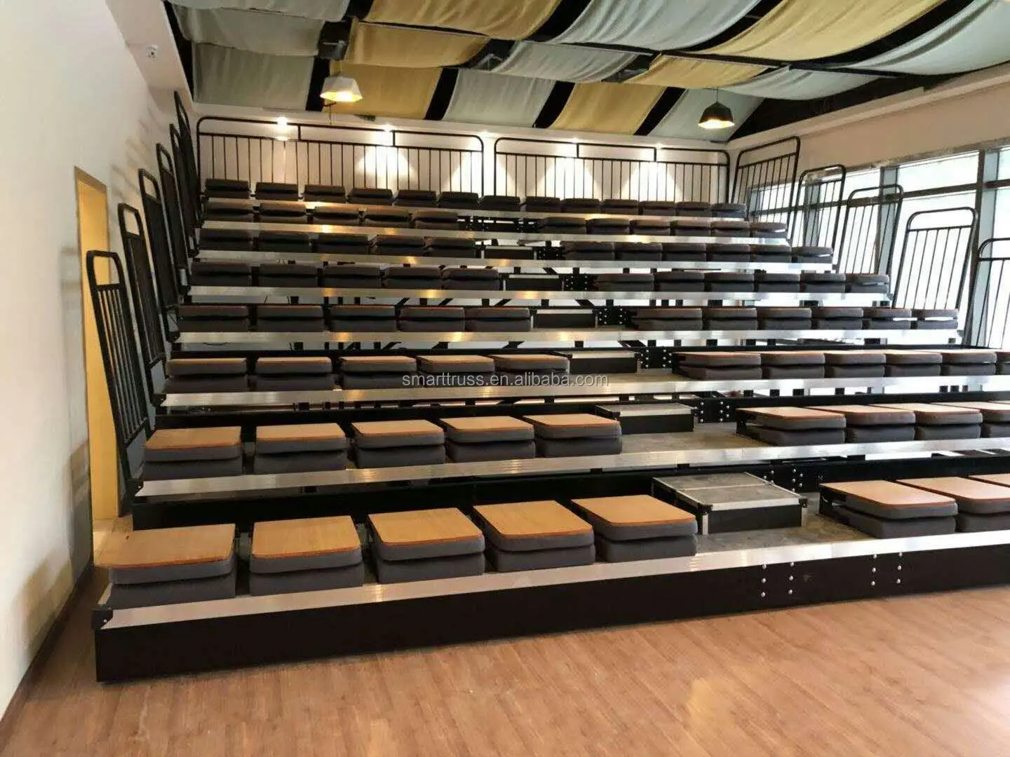 Cheap price Indoor Retractable bleacher seating Used telescopic gym