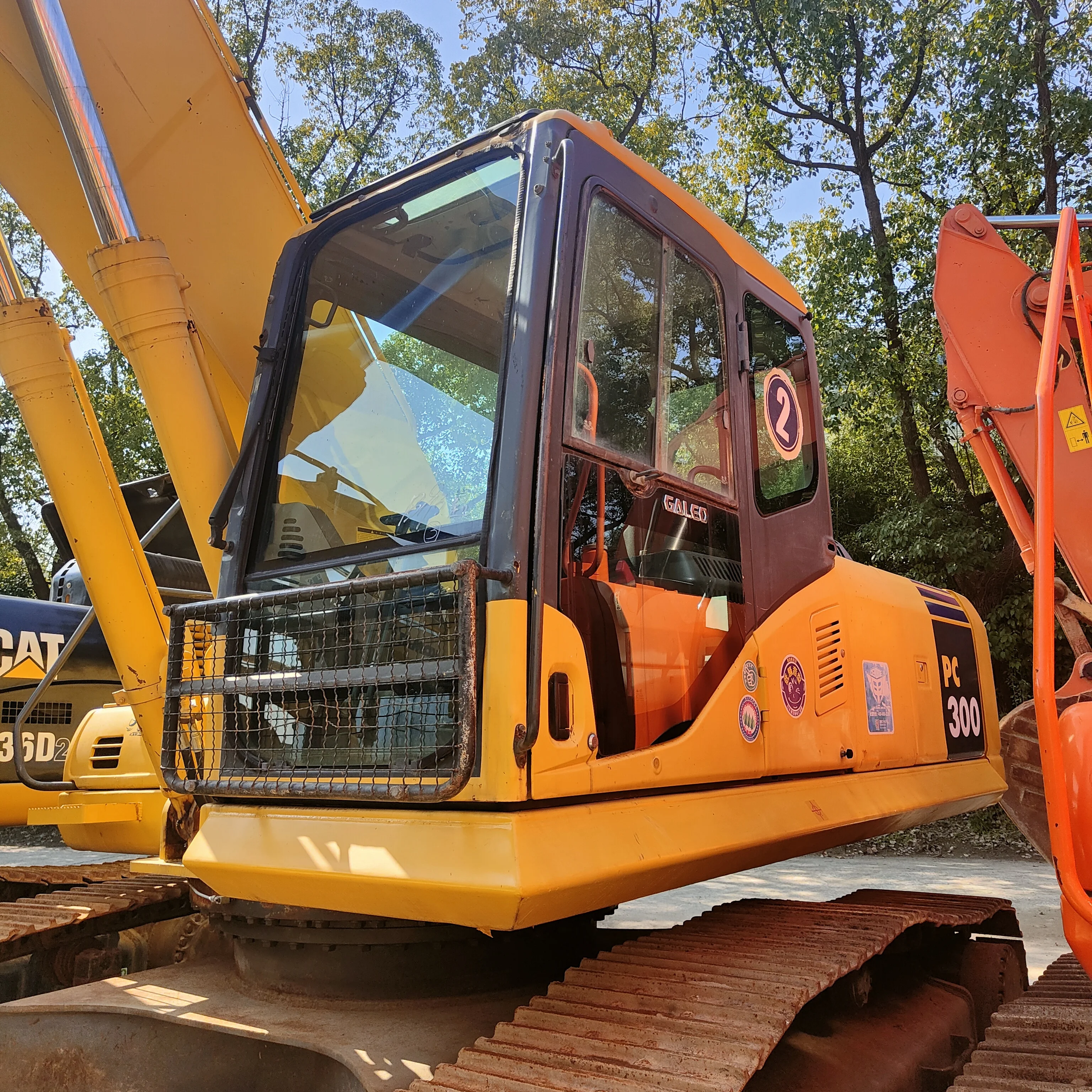 Used Komatsu Pc300 Crawler Excavator 30t Large Scale Construction ...