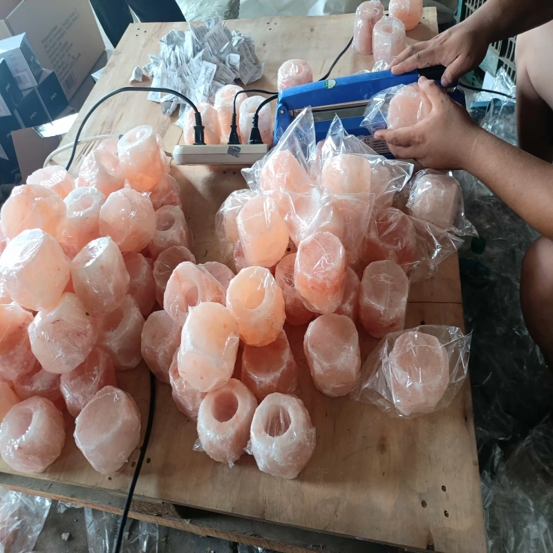 Hot Sale Himalayan Natural Crystal Candle Holder High Quality Candle Holders Rock Salt Natural Himalaya Salts Candle Lamps supplier