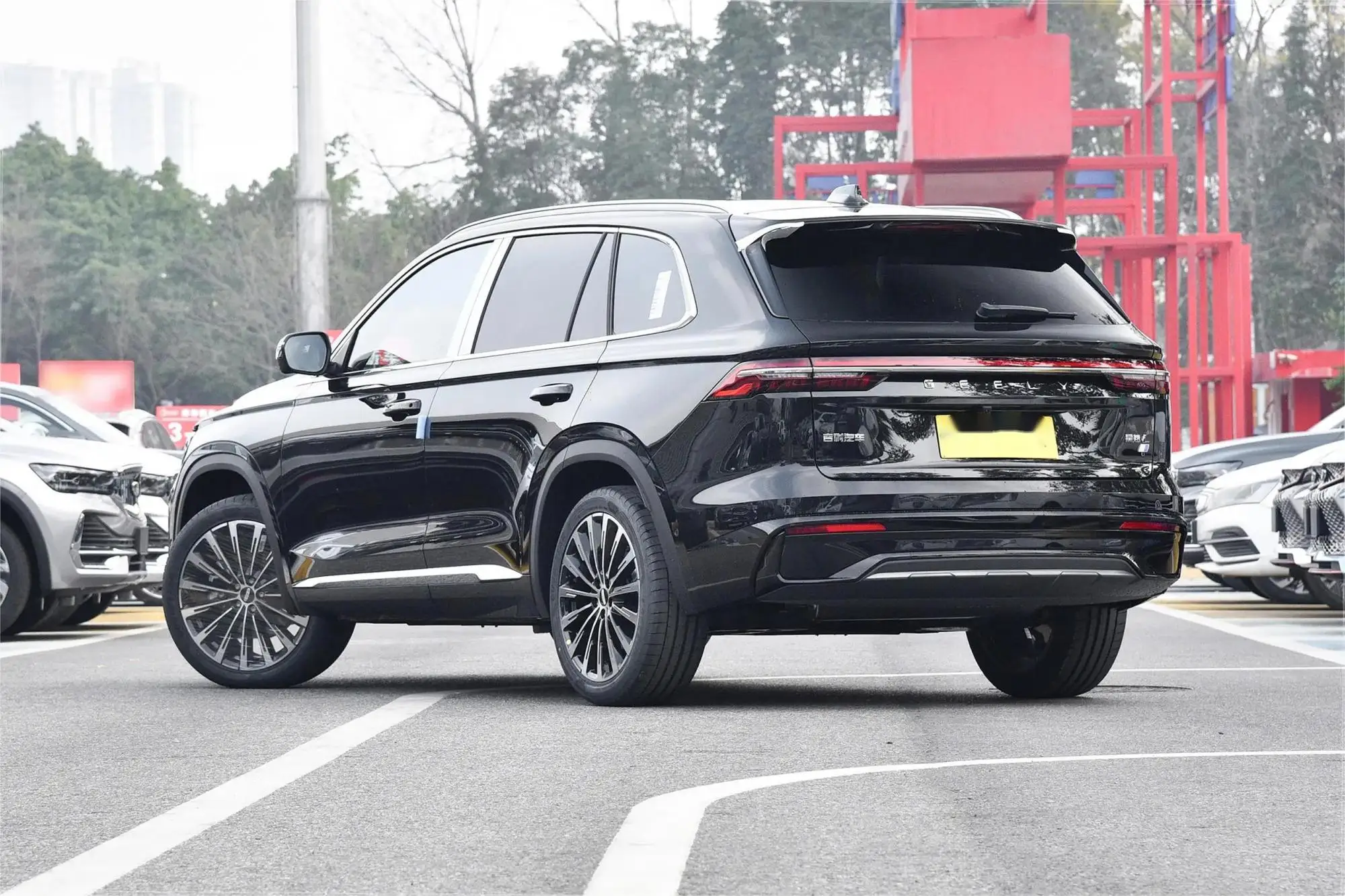 Geely Monjaro L Zhiqin Hybrid Vehicle Leather Seats R20 Tires