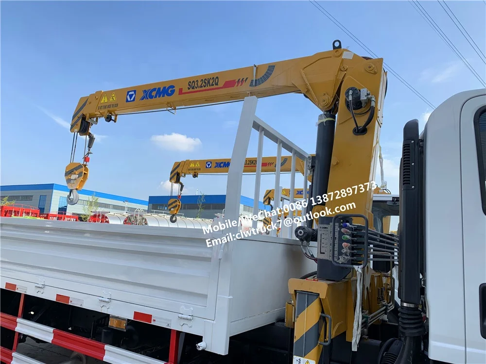 Japan 6 Wheels Truck Mounted Crane 2 Ton 3 Ton Small Truck With Crane For Sale Telescopic Crane