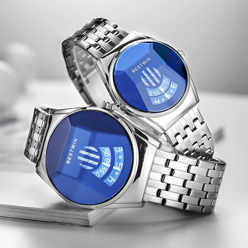 正規品質保証】 新品❣️金運UP❣️BESTWIN 大人気のトライアングル メンズウォッチ 腕時計