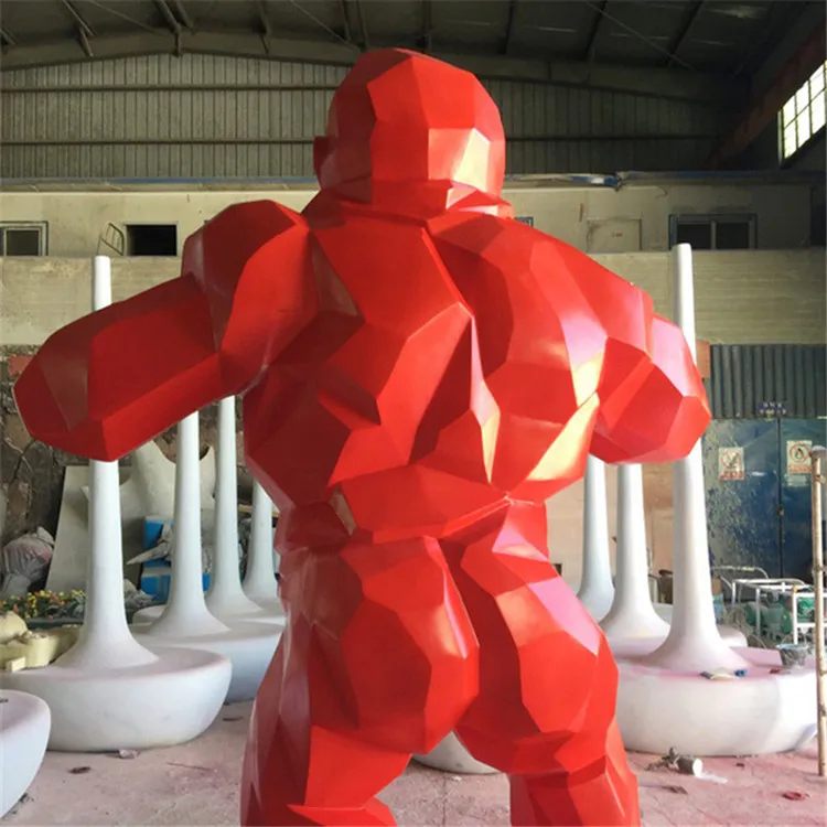 Resina xeométrica personalizada de gran tamaño animal de xardín Escultura King Kong Gorilla Estatua de fibra de vidro