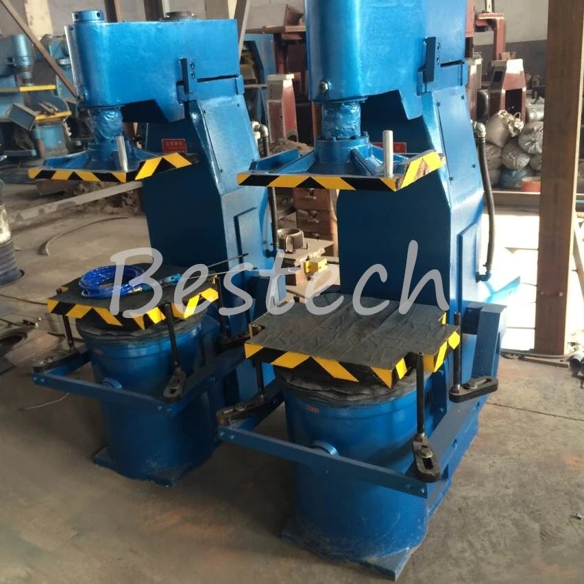 China Manufacturer Metal Casting Sand Molding Machine