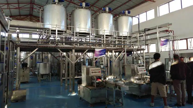 Milk processing. Розлив молока. Milk processing. Milk processing. Остатки переработки молока.