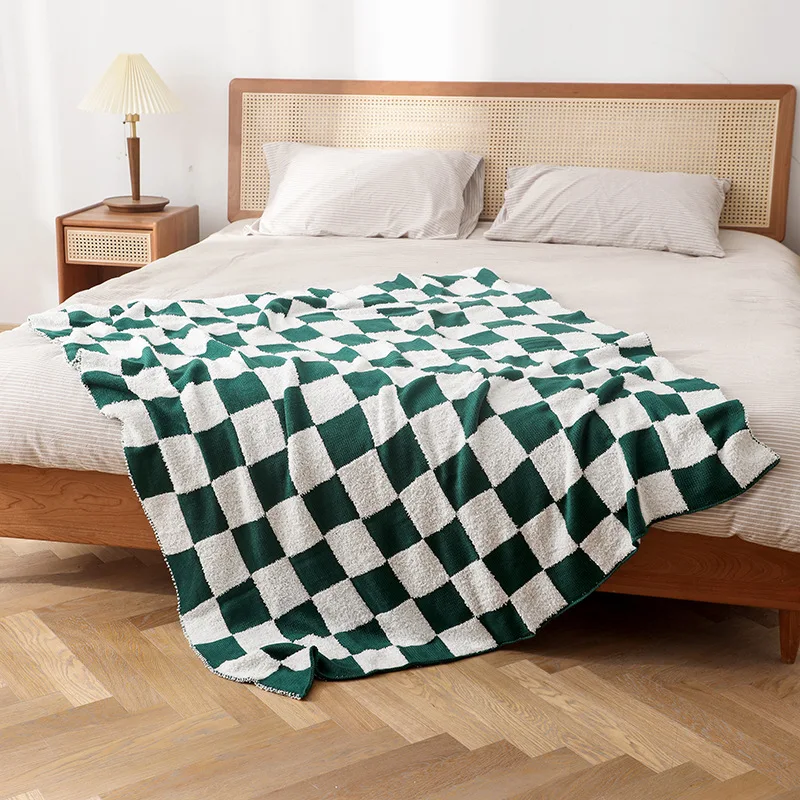 Cuddly Modern Style Soft Couch Bed Ultra Velvet Knitted 100% Polyester Eco-friendly Embroidered Throw Blankets Women Mothers