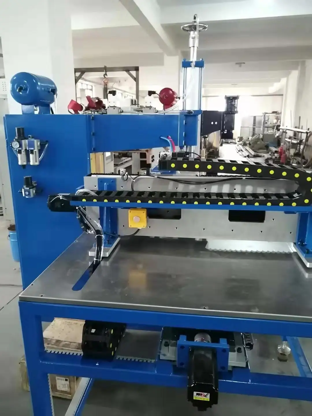 Table Xy Axis Automatic Wire Mesh Cnc Spot Welding Machine / Spot