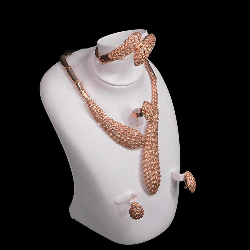 Mannequin Busts Luxury Jewelry Display Pu Leather Necklace Pendant Display Cases & Displays