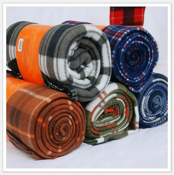 Custom Solid Pattern Knitted Polar Fleece Throw Blanket 100% Anti-Pilling Polyester Four Seasons Use Handwash Care Premium Gift