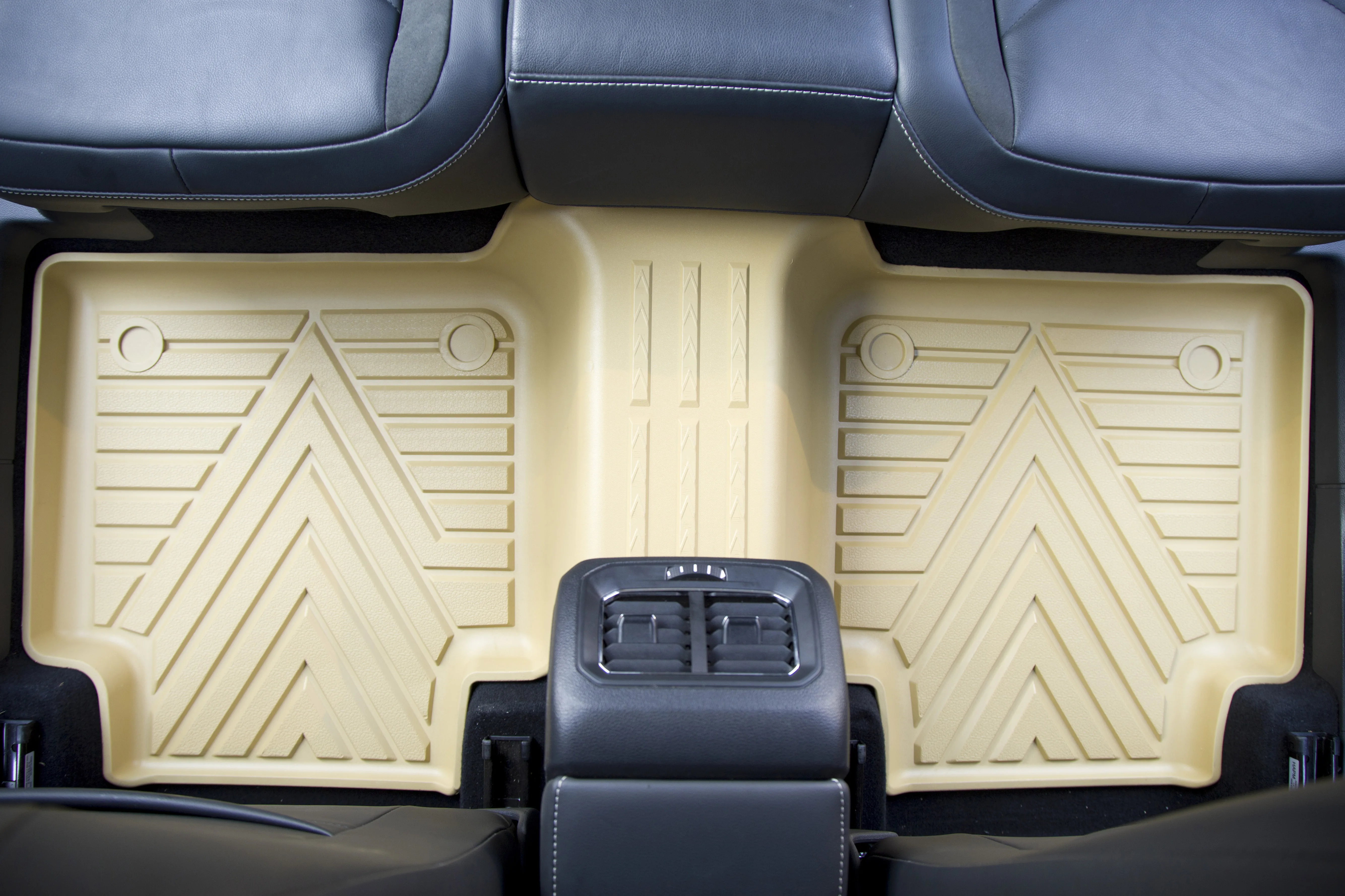 漂亮的右手驱动 3d 橡胶车垫为梅赛德斯