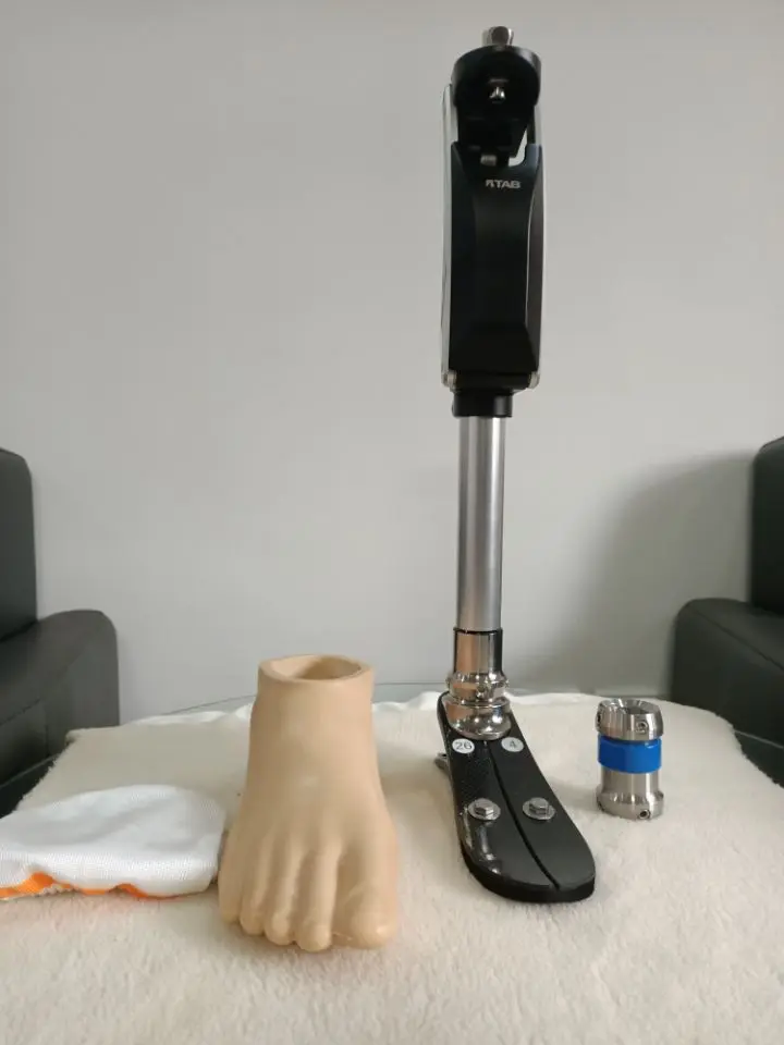 Low-priced Prosthetic Legs That Can Walk Normally Are Used For Patients