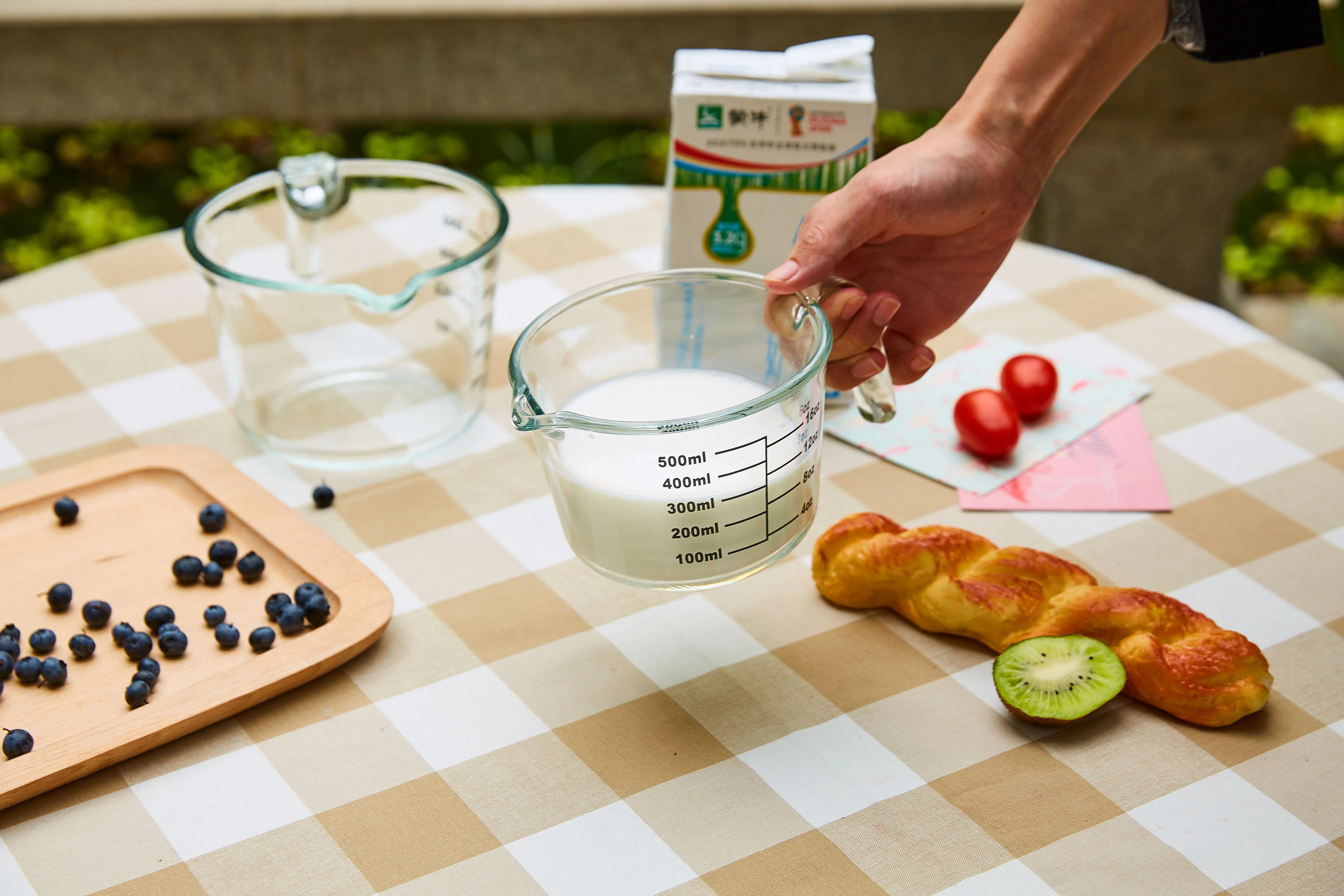 glass measuring cup (8).jpg