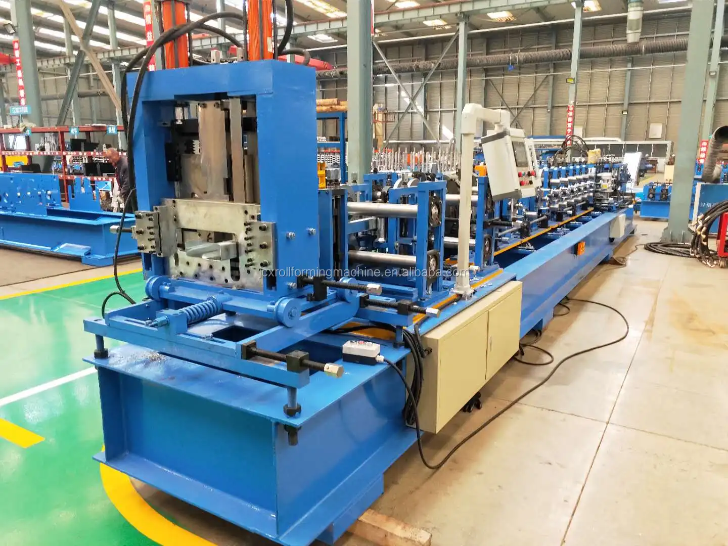 cz 檩条辊压成型机钢架檩条成型机