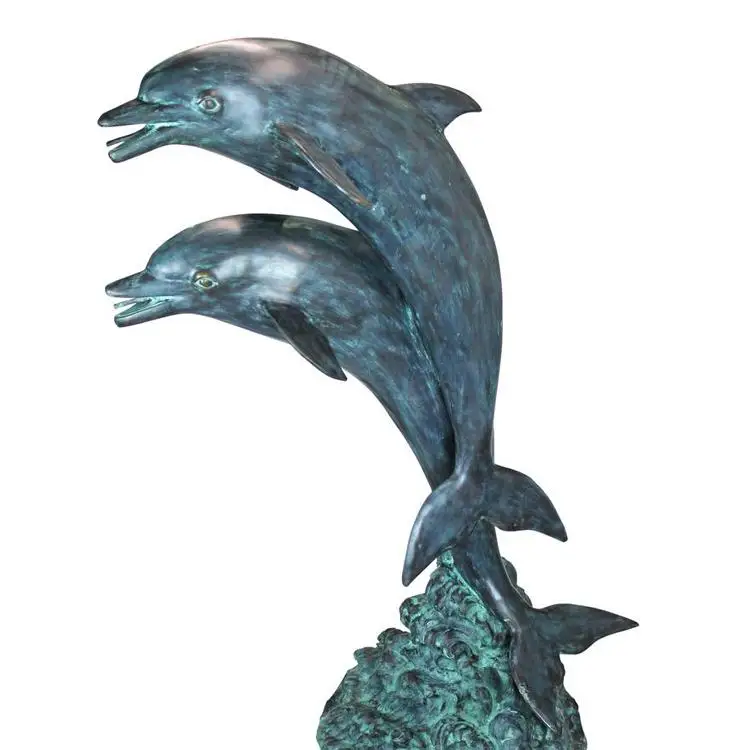 Уникальные скульптуры дельфинов для декорирования водоема