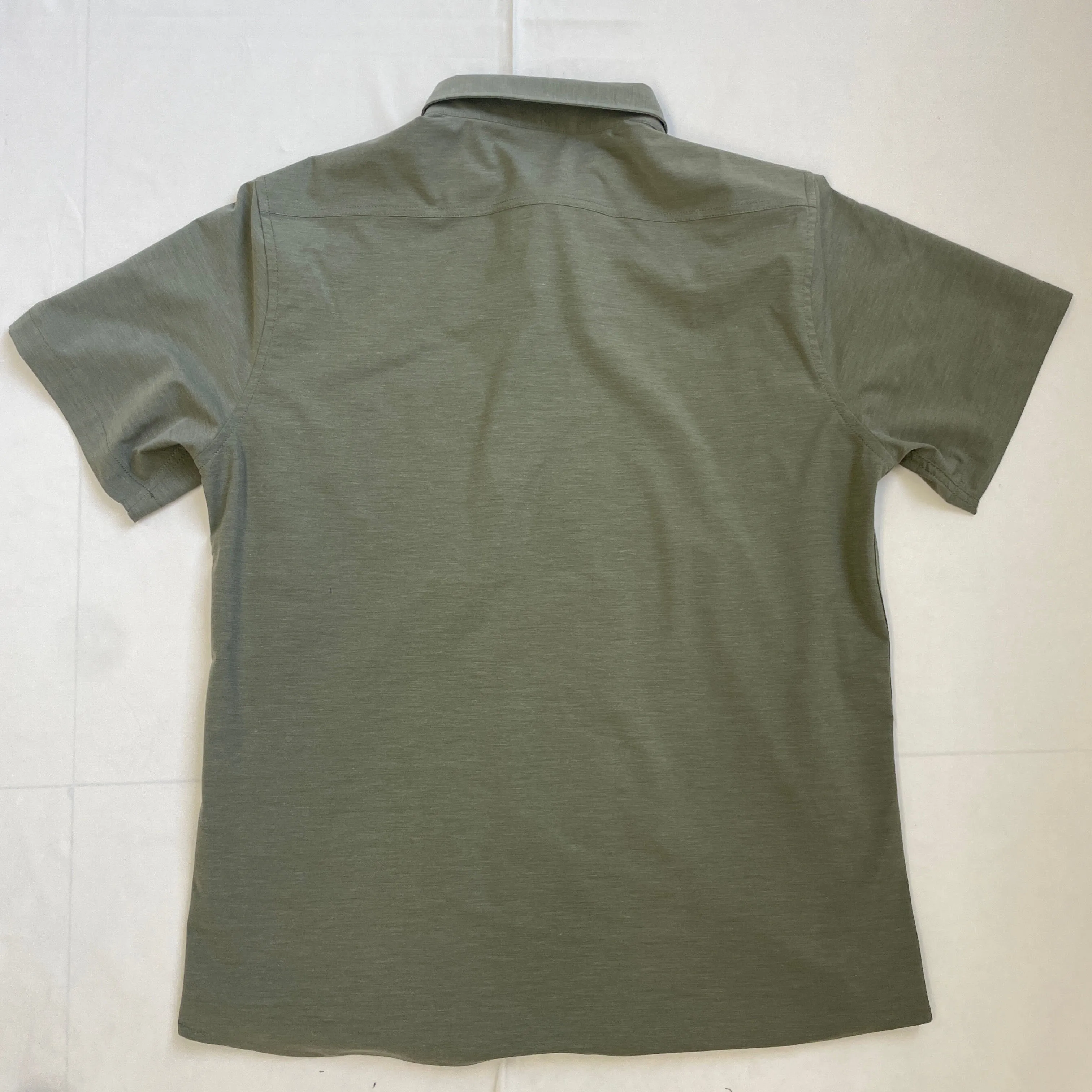 OEM Custom 100% Cotton Printed Floral Shirt for Men Breathable and Anti-Shrink for Spring Casuals Swimwear and Beachwear manufacture