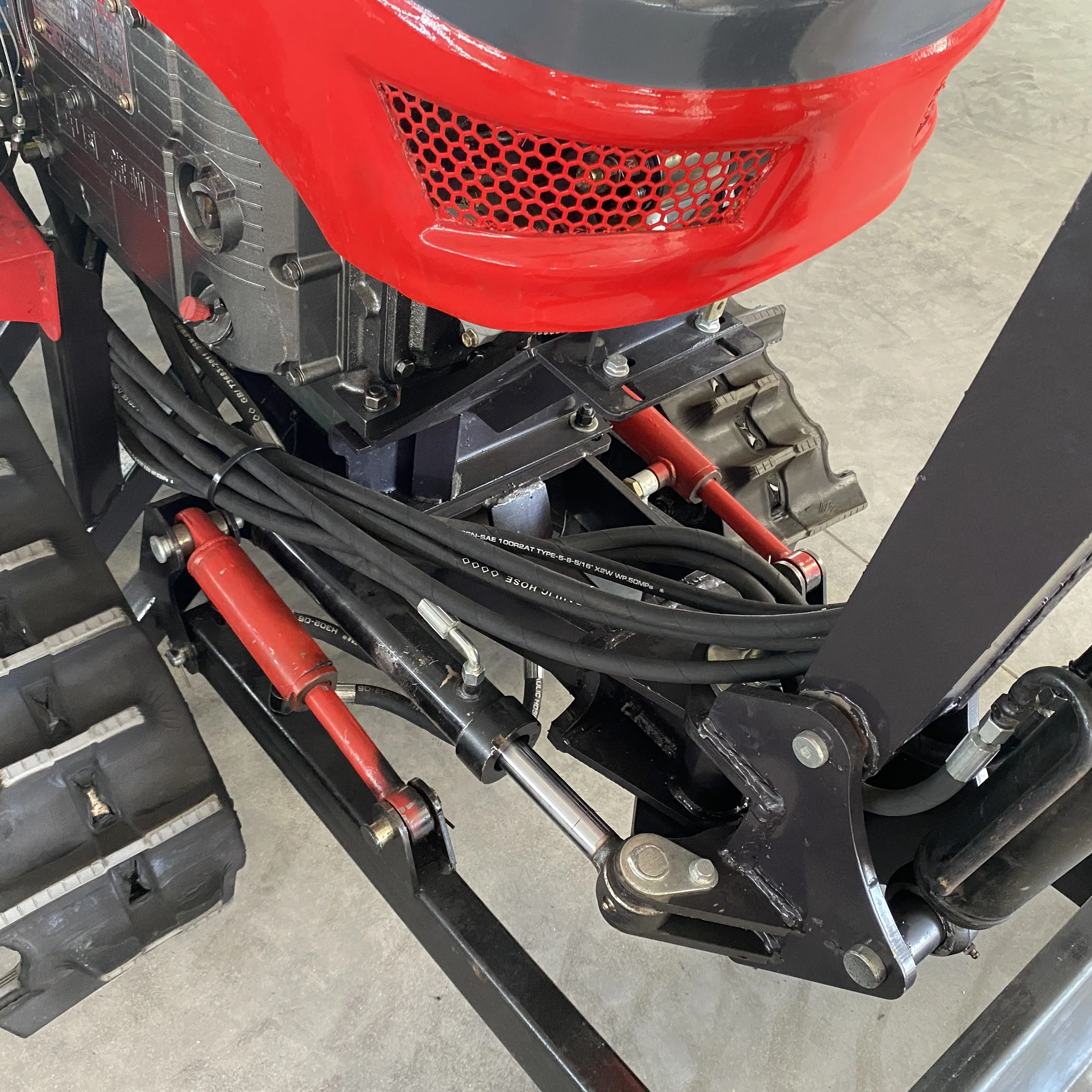 All Kinds Of Horsepower Track Multifunction Rotary Tiller Ride Type