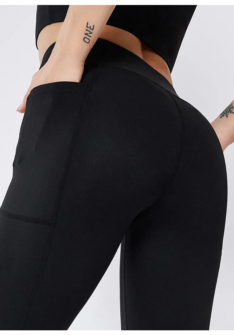 gym leggings phone pocket