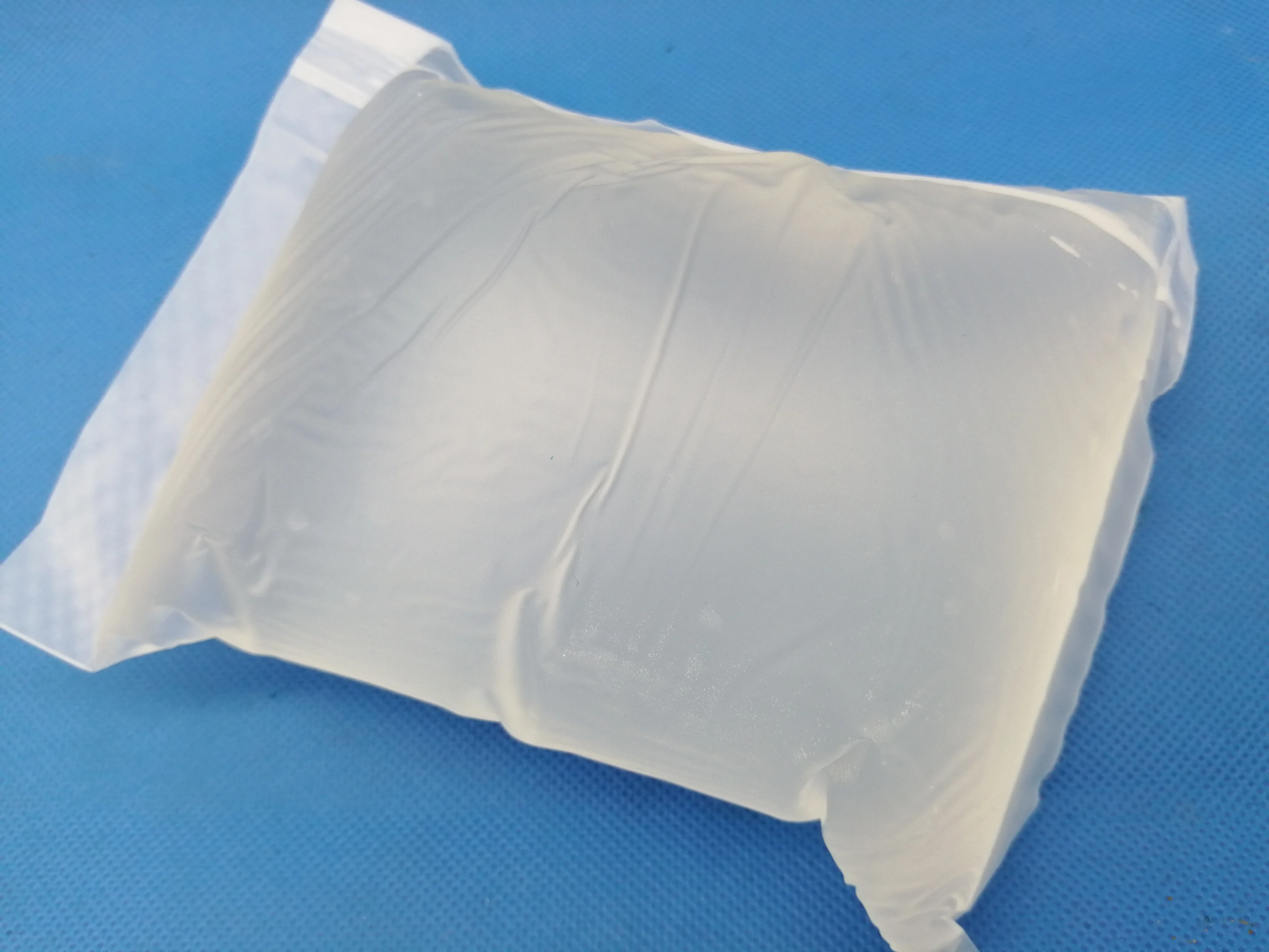 кашалотовый воск. парафин и смола. воск для свечей. парафин и смола. состав жевательной резинки.