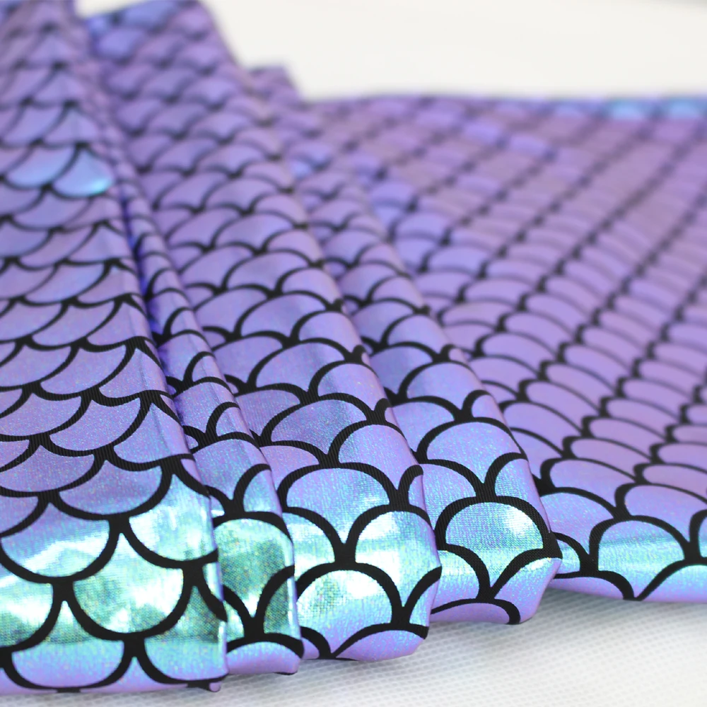 Чешуя рыбы. Reinzink чешуя. Рыбья чешуйка. Ткань крупная чешуя. Ткань с чешуйками.