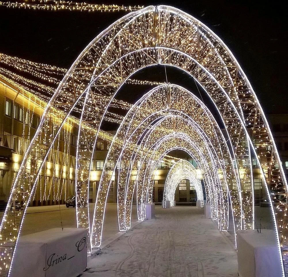 driveway arch christmas lights